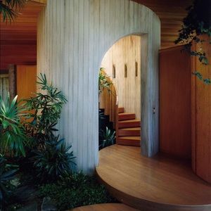 Meet your Posher, Cassandra